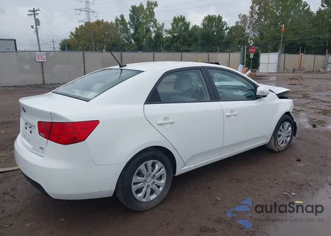 2010 Kia Forte Ex z USA, uszkodzony, nr VIN KNAFU4A2XA5063503